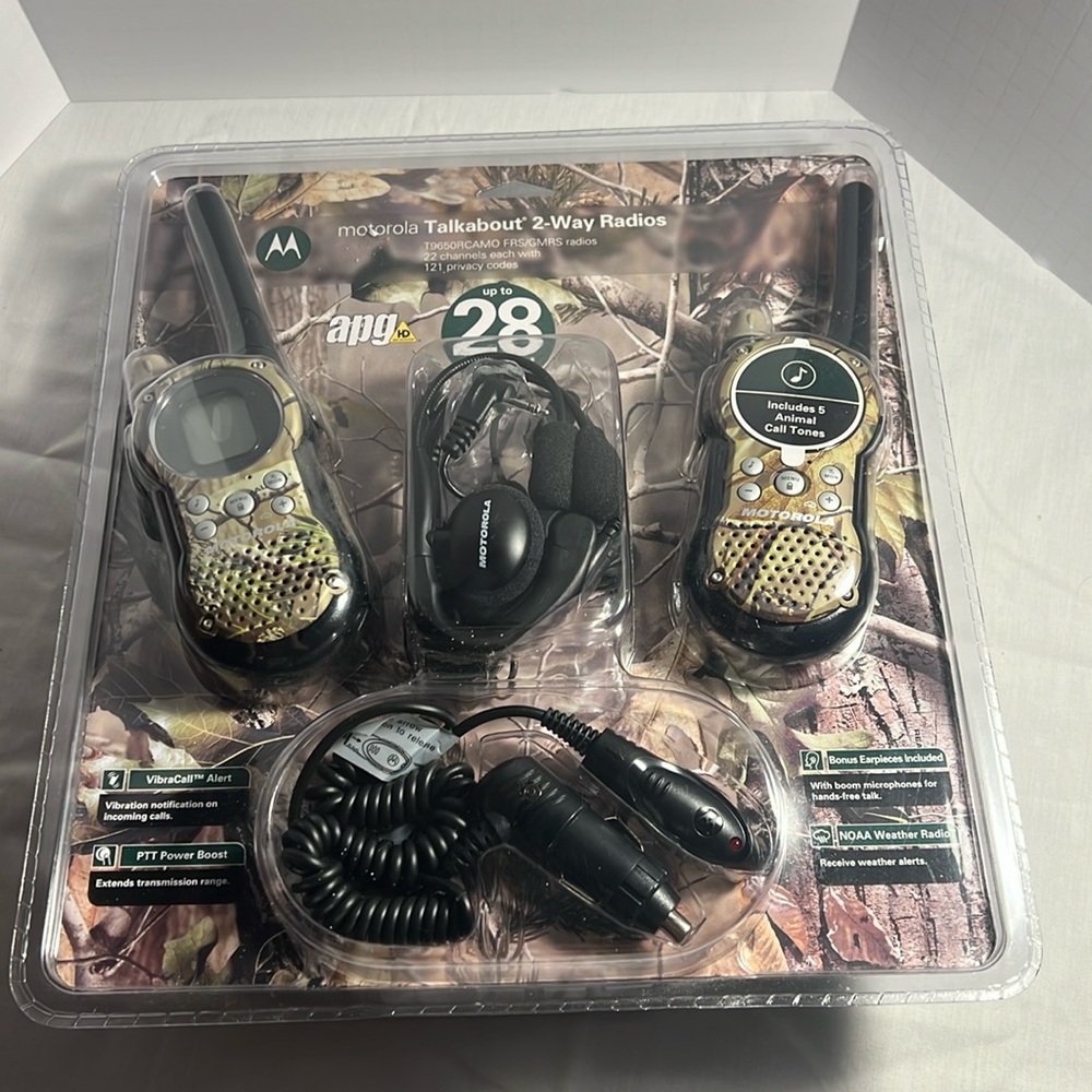 Motorola Talkabout T9650RCamo 2 Way Radios up 28 miles range
